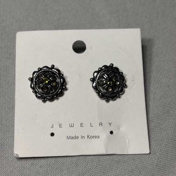 New! Hint of Green Button Gemstone Stud Earrings - Picture 1 of 4